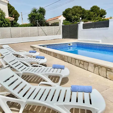 Escaleta Costa Dorada Piscina Salina Y Privada,barbacoa